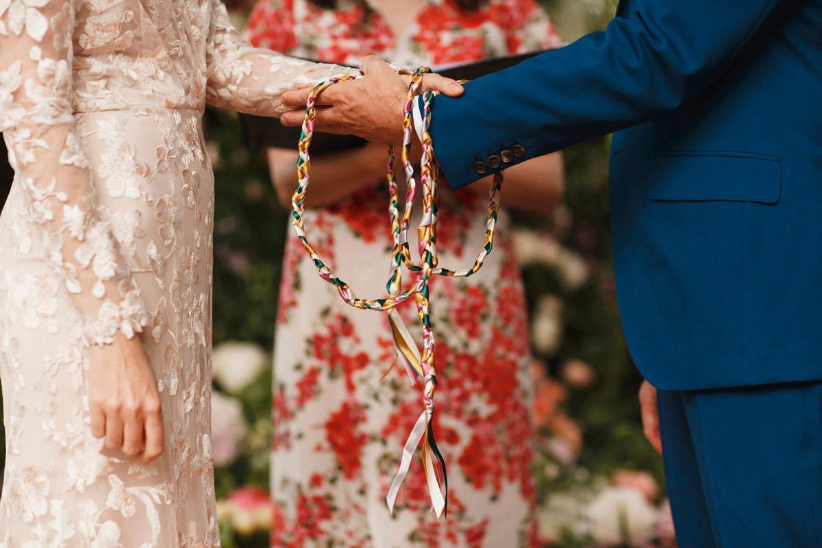 5 Tips On Writing Your Own Vows