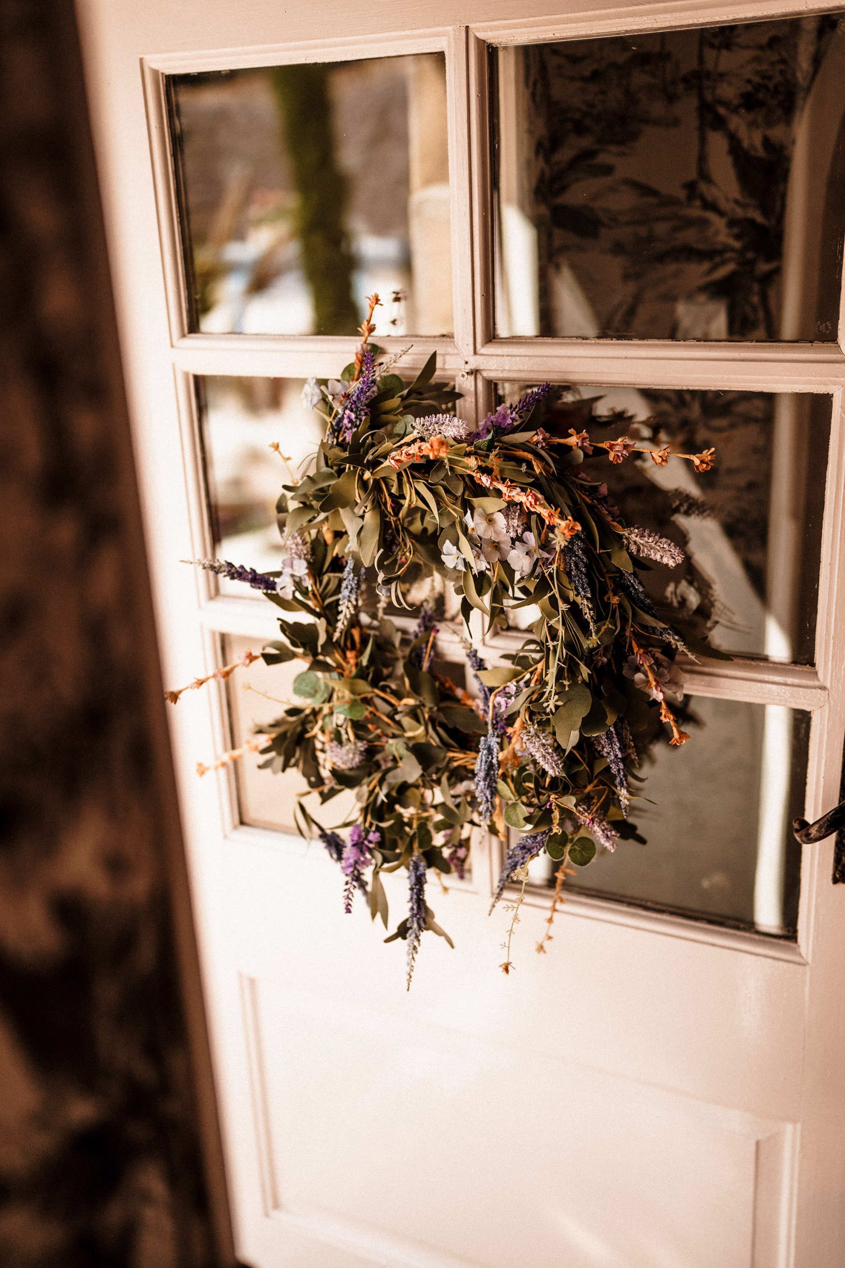 decretive wreath at wedding