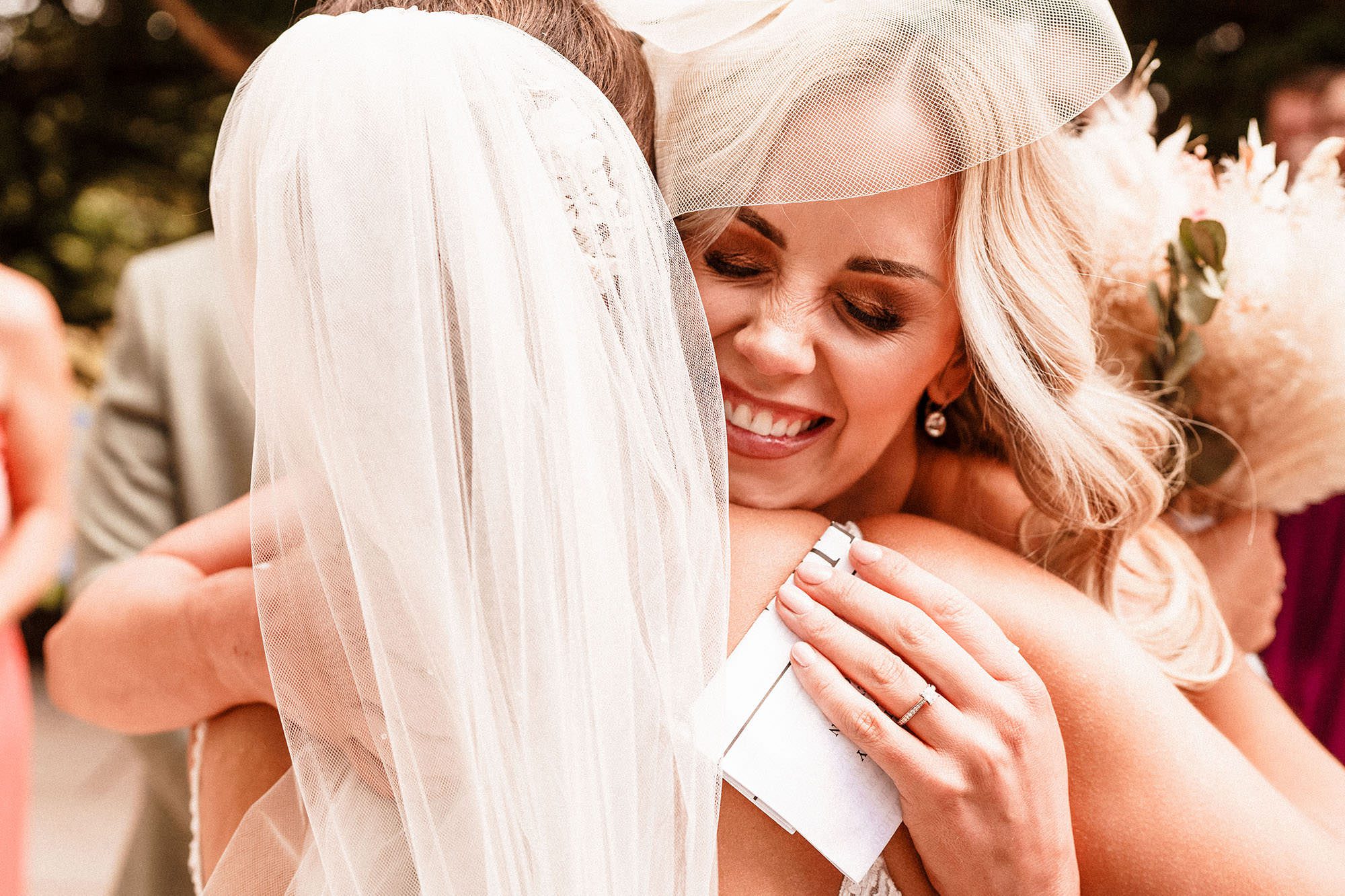 hugs at woodhill hall wedding