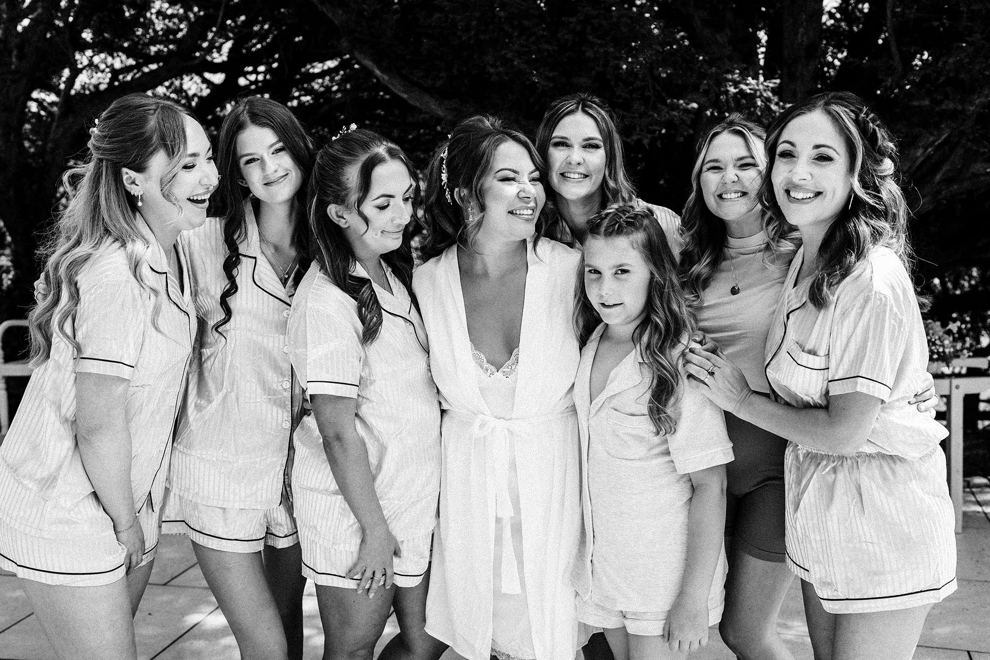 bride and her bridesmaids at Woodhill hall