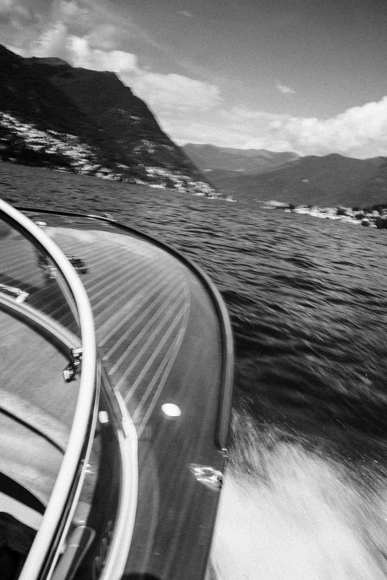 Boat portraits on Lara and Qiao’s wedding day