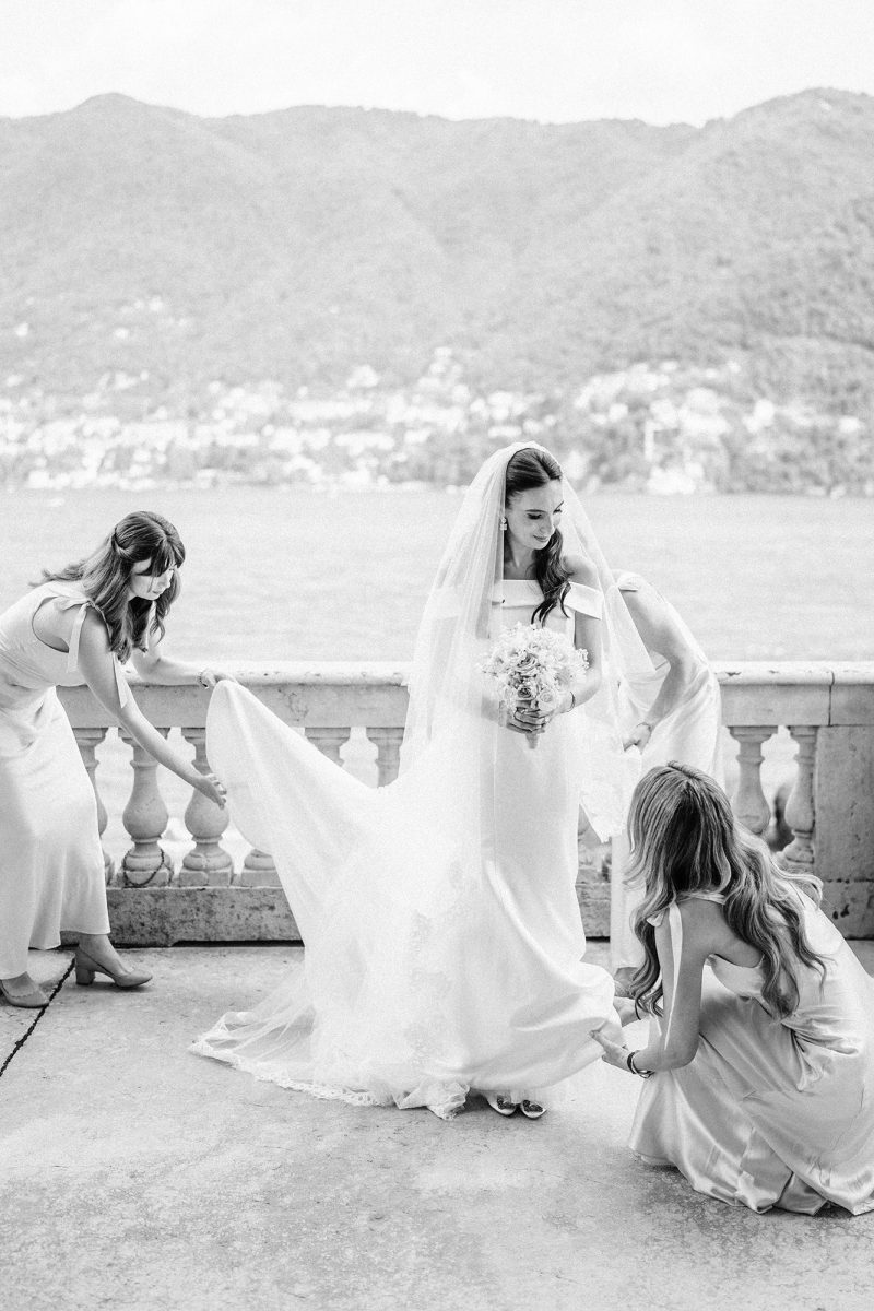 How to Feel Relaxed in Front of the Camera on Your Wedding Day
