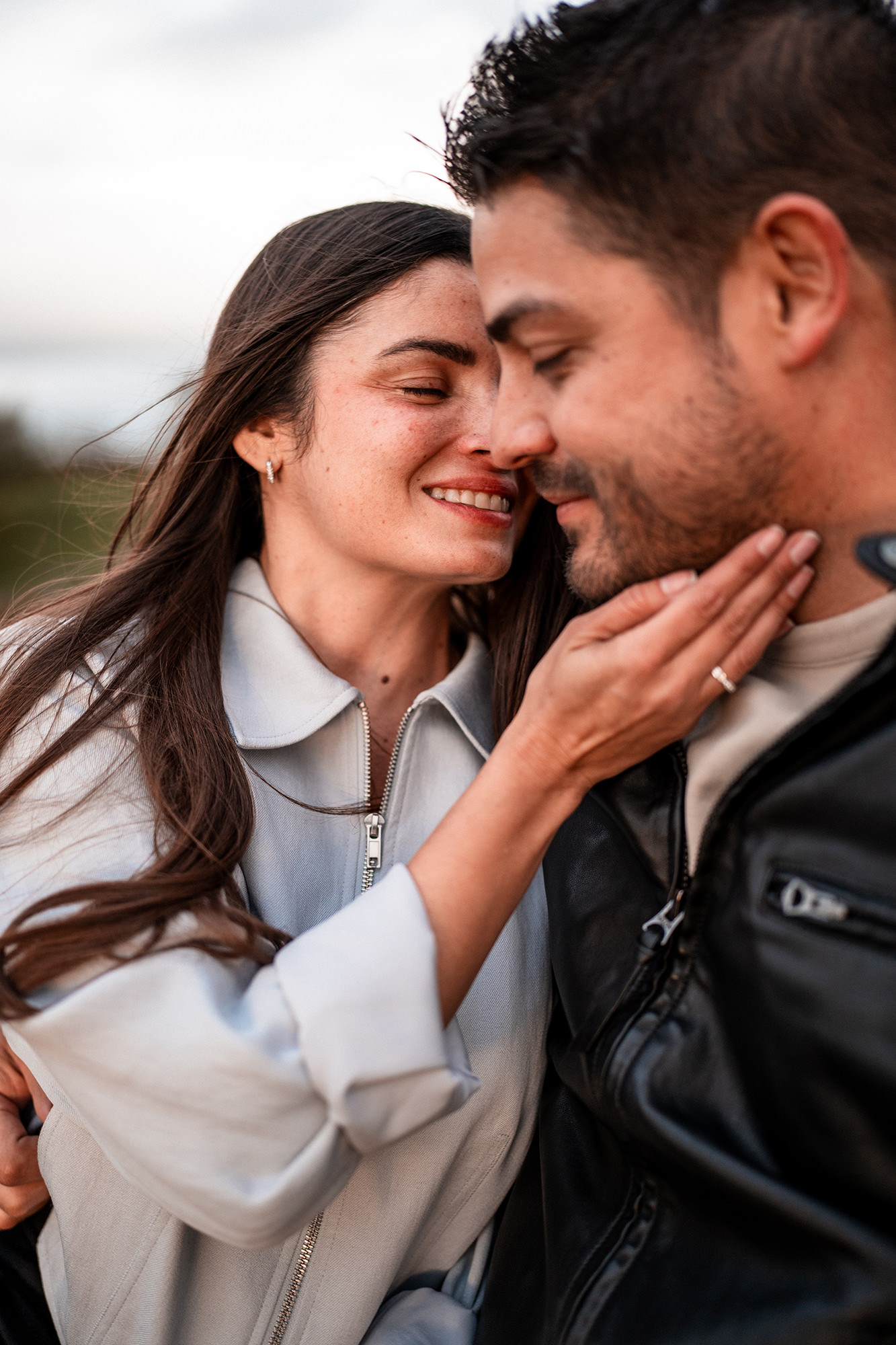 Relaxed proposal photography at Broadway Tower in the Cotswolds